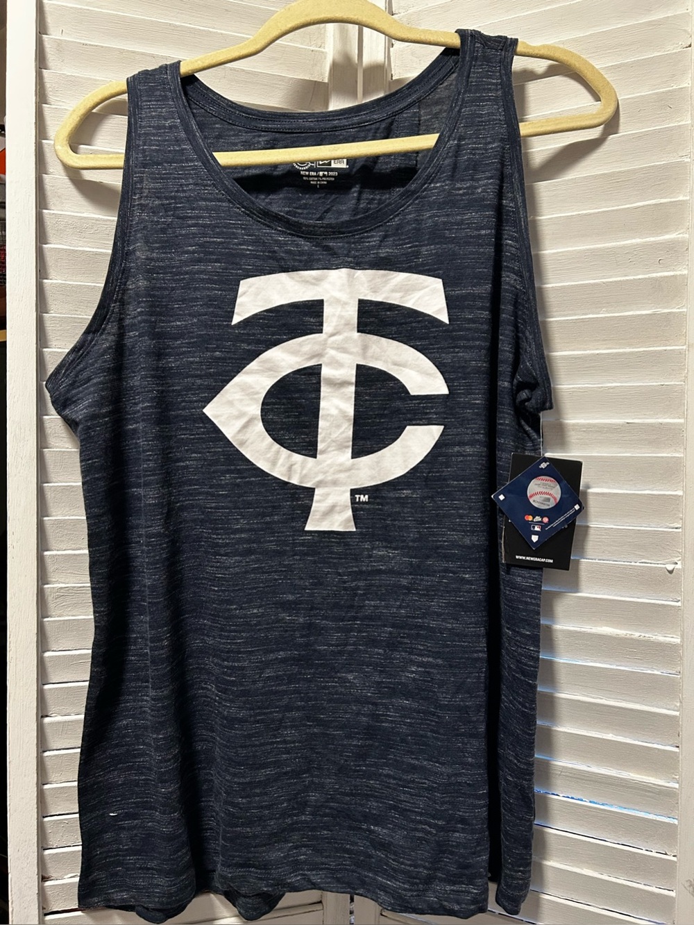 NWT Womens size Large Minnesota Twins Baseball twist open split back tank top